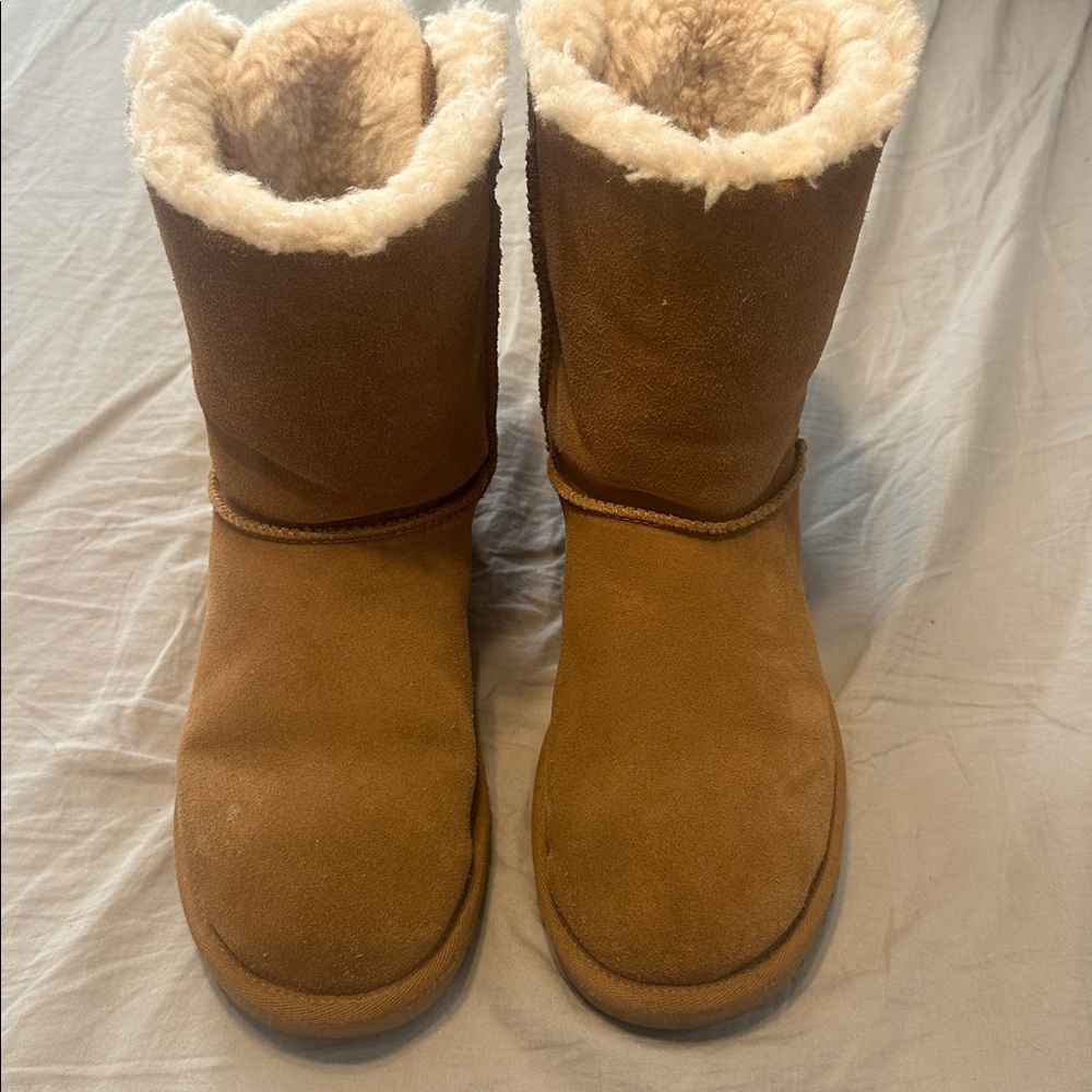 UGG Tan Ankle Boots with Cream Fur Lining